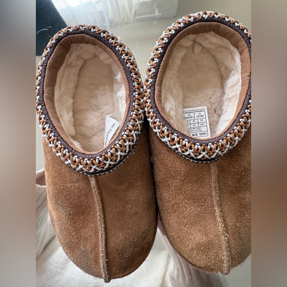 UGG Tasman Kids Slipper in Chestnut Size 10 toddler - Picture 4 of 8